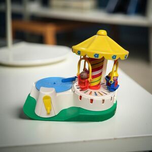 Vintage 1982 Fisher Price Little People Change-A-Tune Carousel W/ Record & Kids